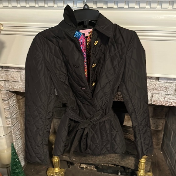 Lilly Pulitzer Jackets & Blazers - Lilly Pulitzer Quilted Jacket with tie waist size small gold button details